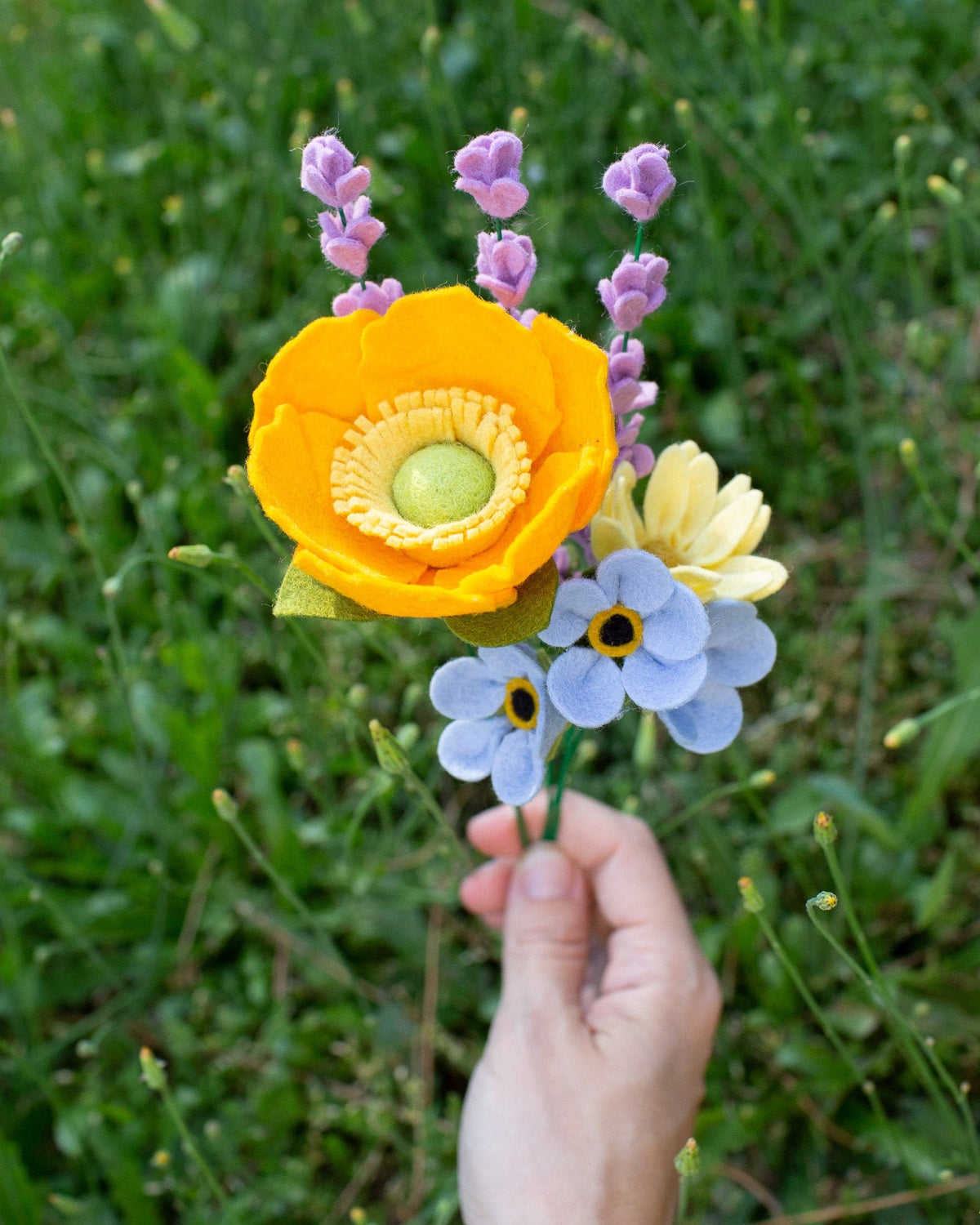 The Mini Poppy Bouquet – TheHardwoodForest