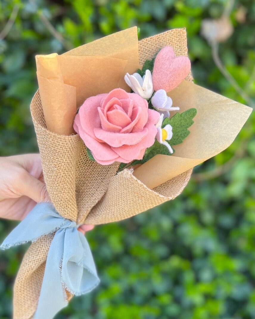 Mini Sweetheart Roses The Mini Sweetheart Rose Bouquet – TheHardwoodForest